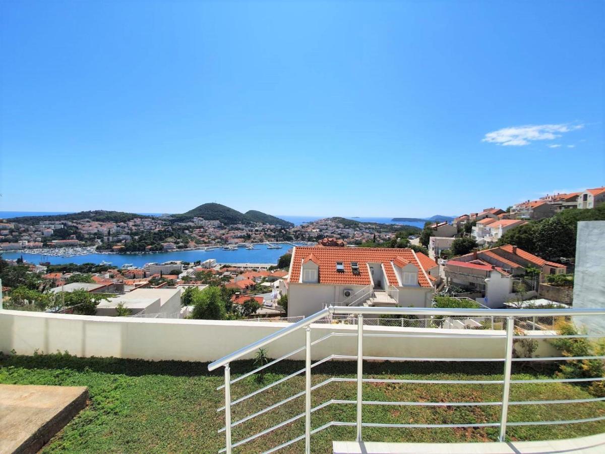 One-Bedroom Apartment Terrace Sea View