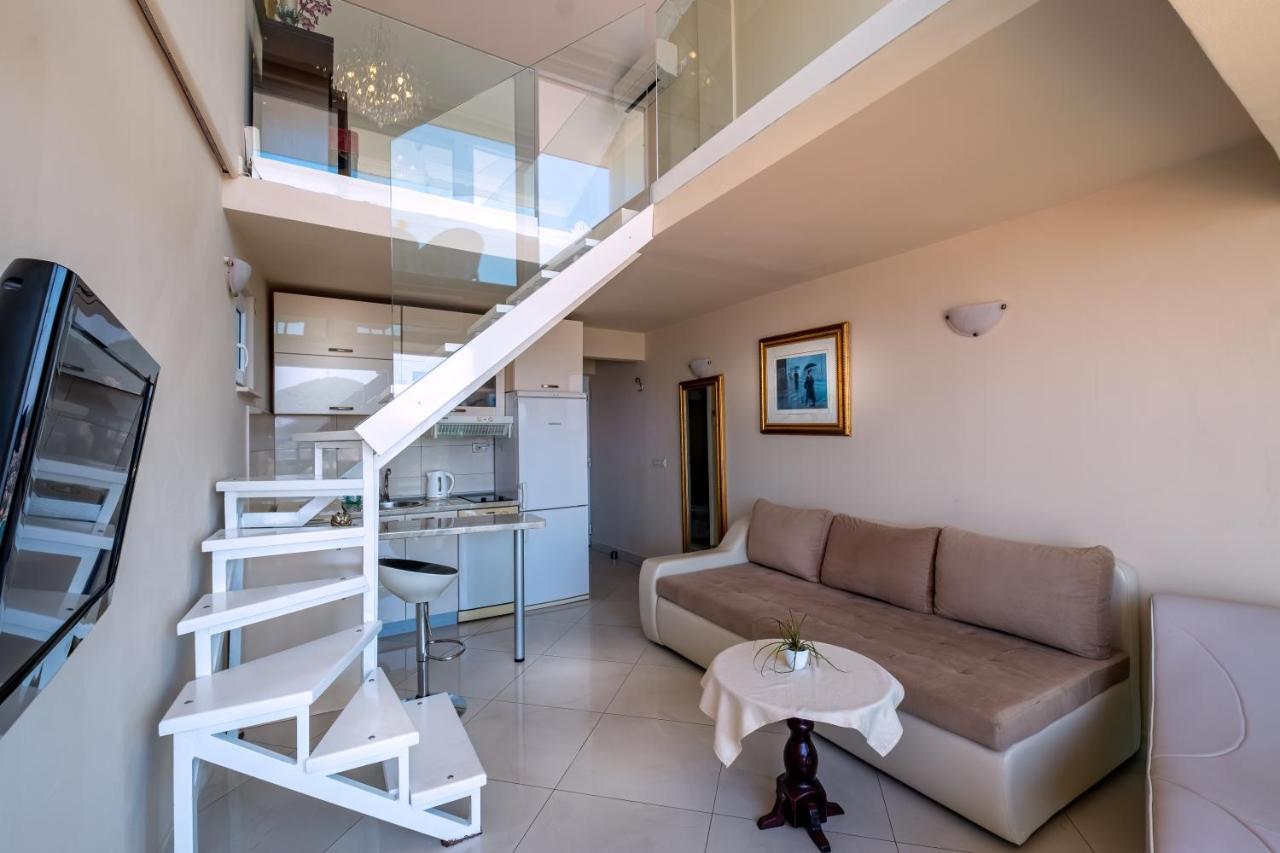 Duplex Studio Balcony