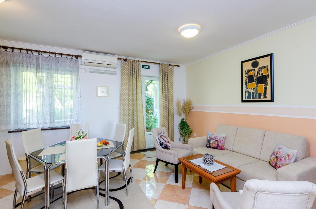 Two-Bedroom Apartment Sea View