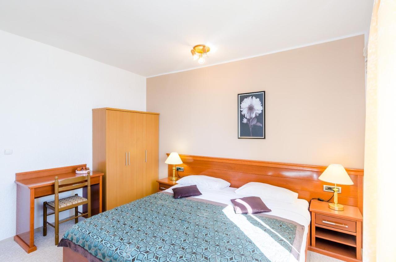 Two-Bedroom Apartment Sea View