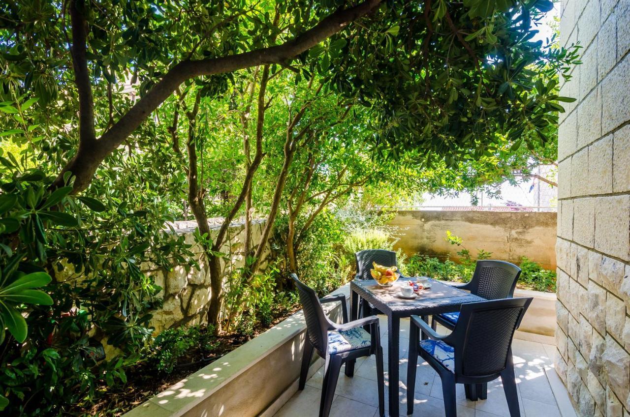 Comfort One Bedroom Apartment Terrace City View