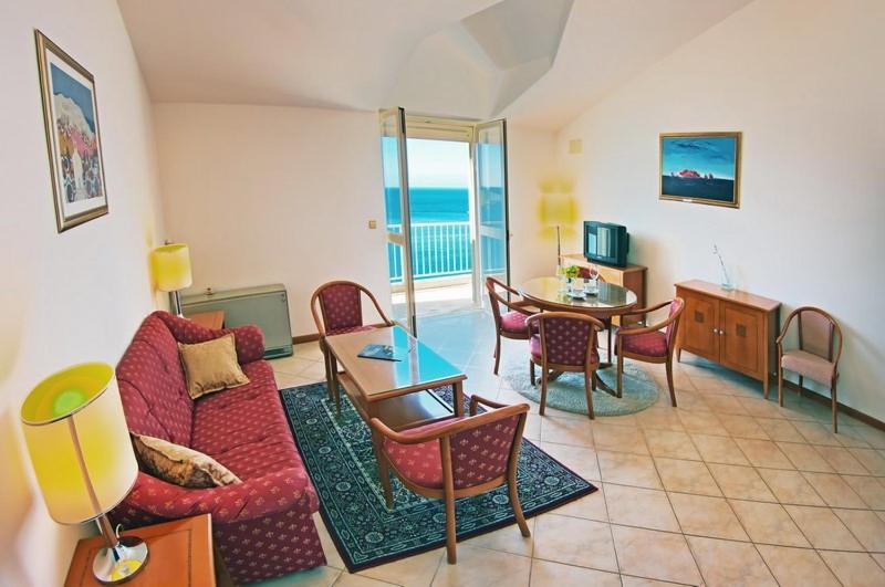 Premium Two Bedroom Apartment Balcony Sea View