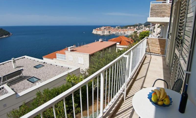 Comfort Two Bedroom Apartment Balcony Sea View