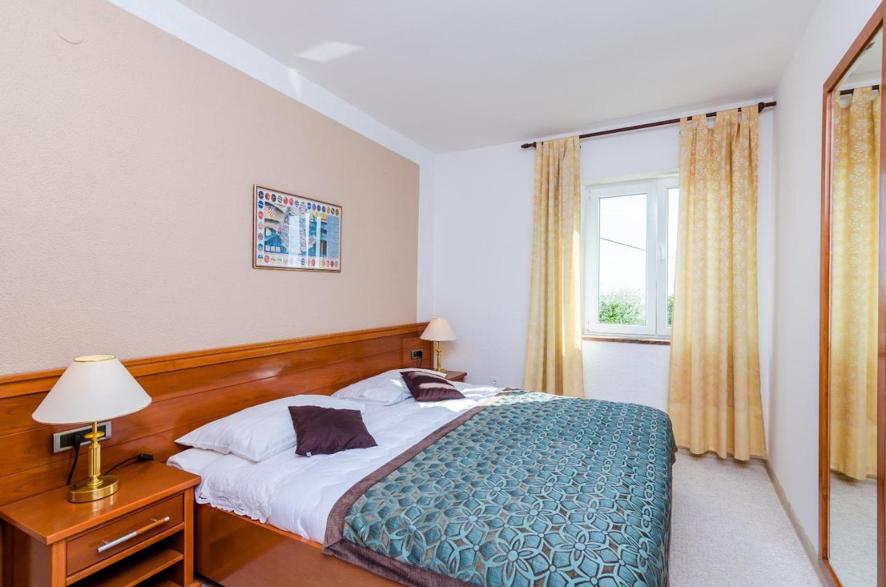 Two-Bedroom Apartment Sea View