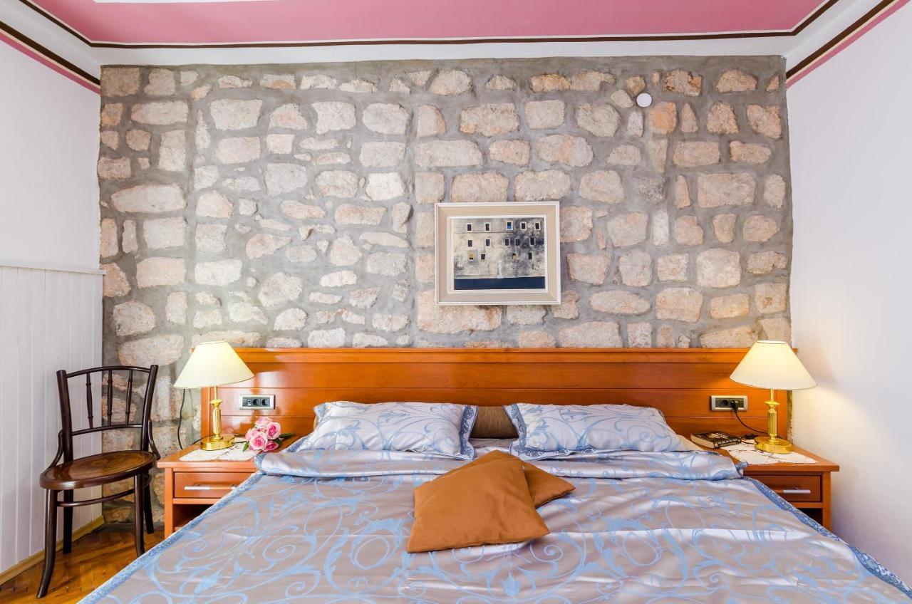 One-Bedroom Apartment Terrace