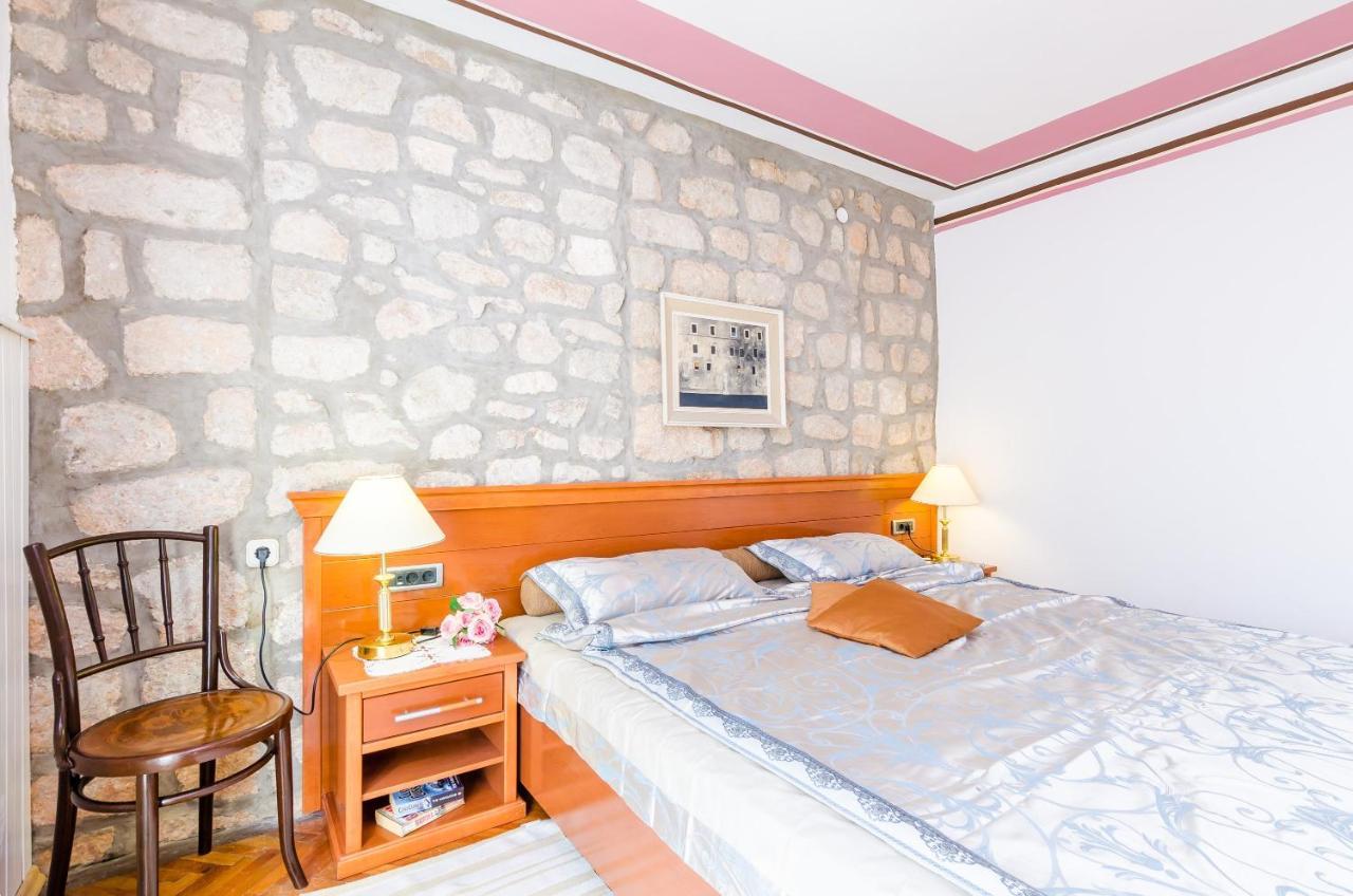 One-Bedroom Apartment Terrace