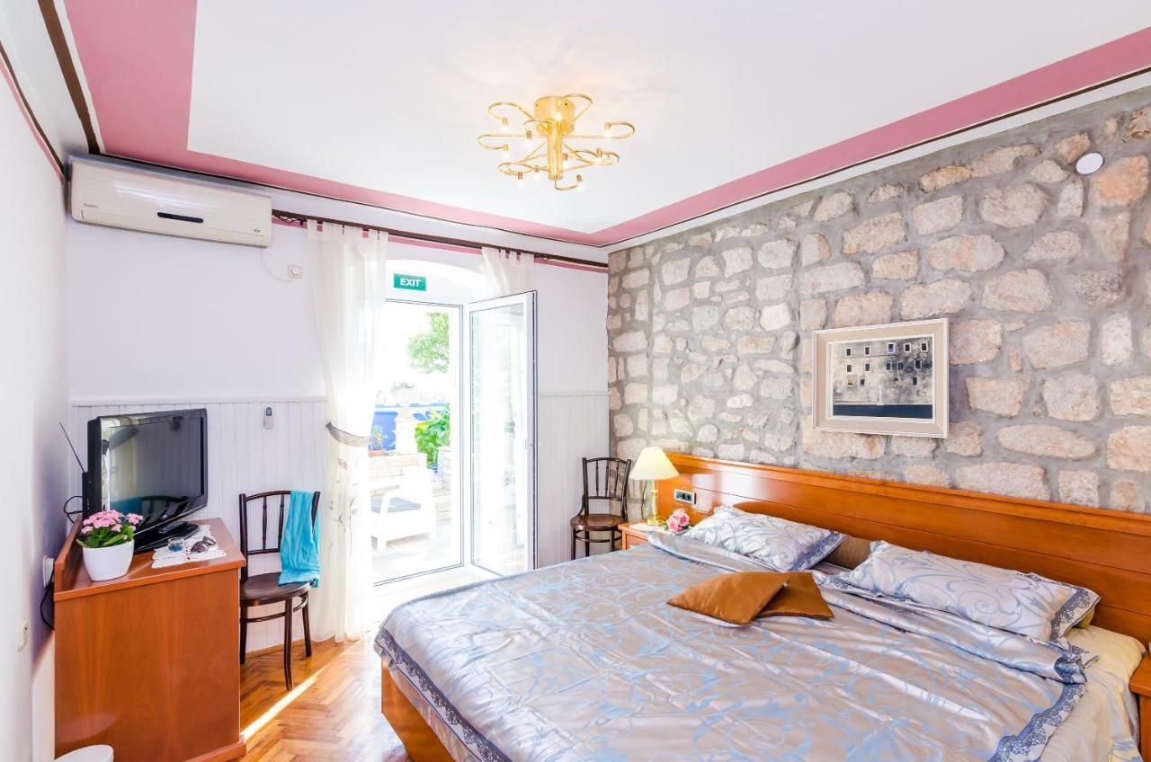 One-Bedroom Apartment Terrace