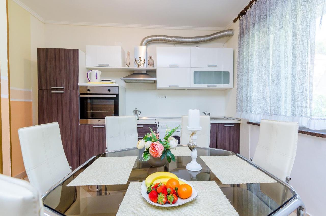 Two-Bedroom Apartment Sea View