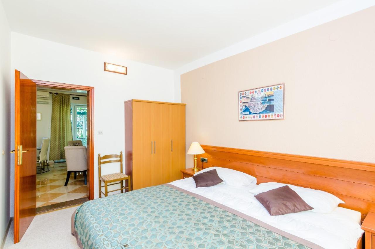 Two-Bedroom Apartment Sea View