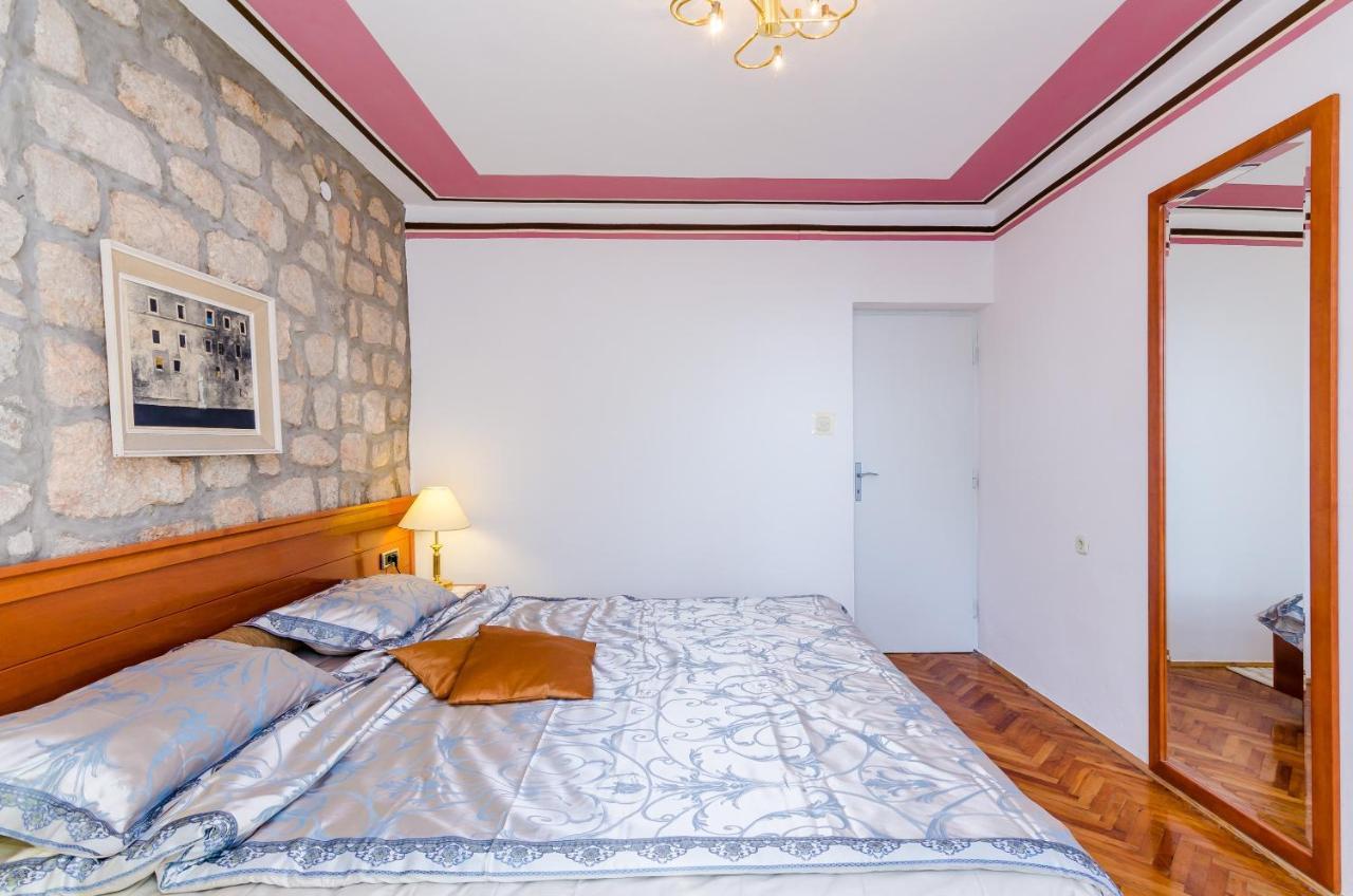 One-Bedroom Apartment Terrace