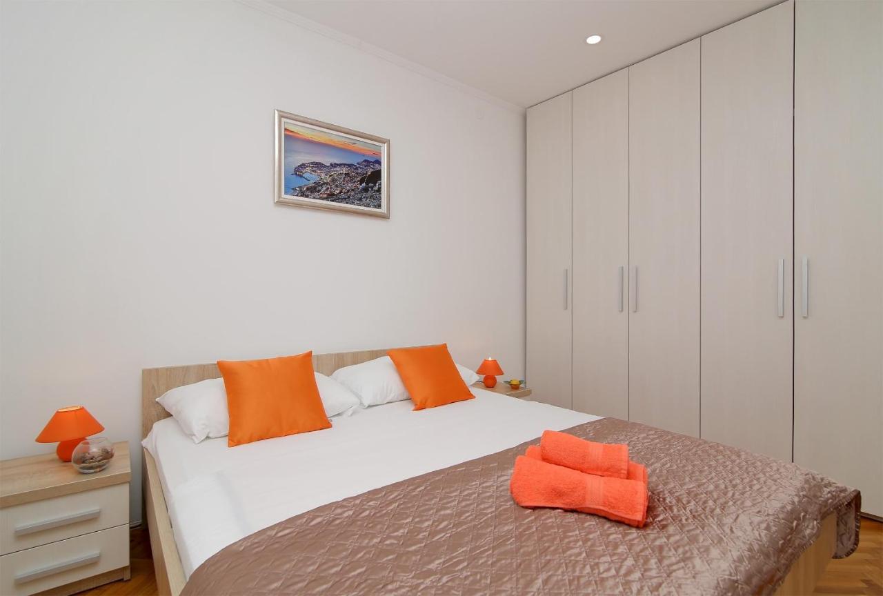 Comfort One Bedroom Apartment Terrace City View
