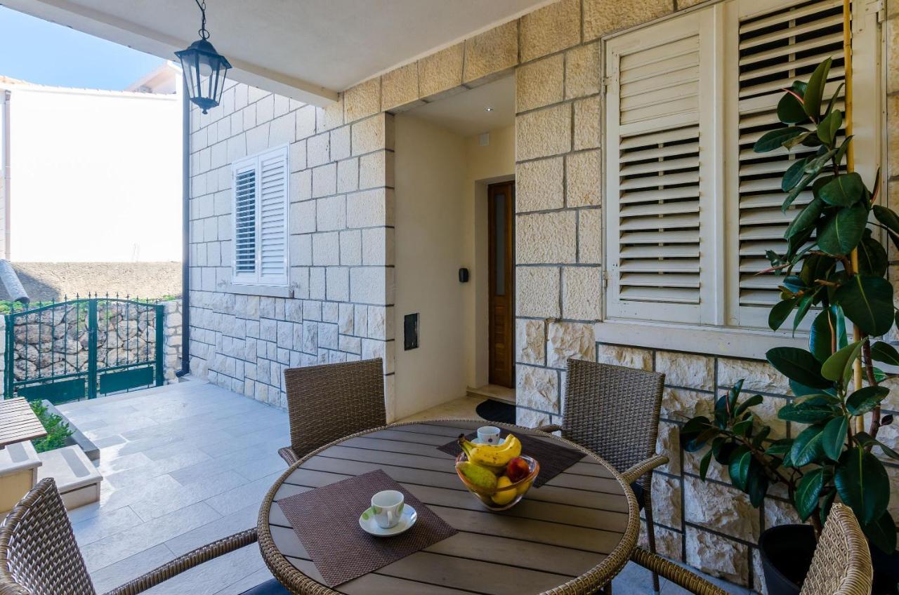 Superior One Bedroom Apartment Terrace City View'