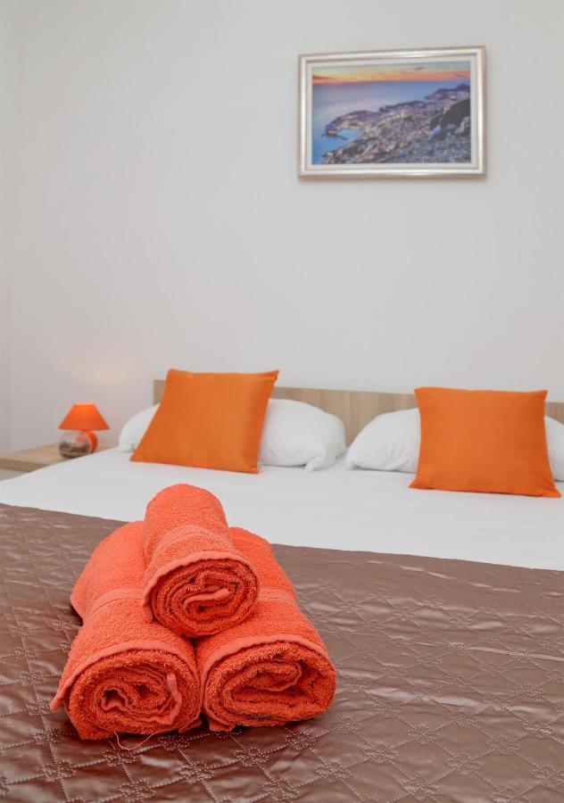 Comfort One Bedroom Apartment Terrace City View
