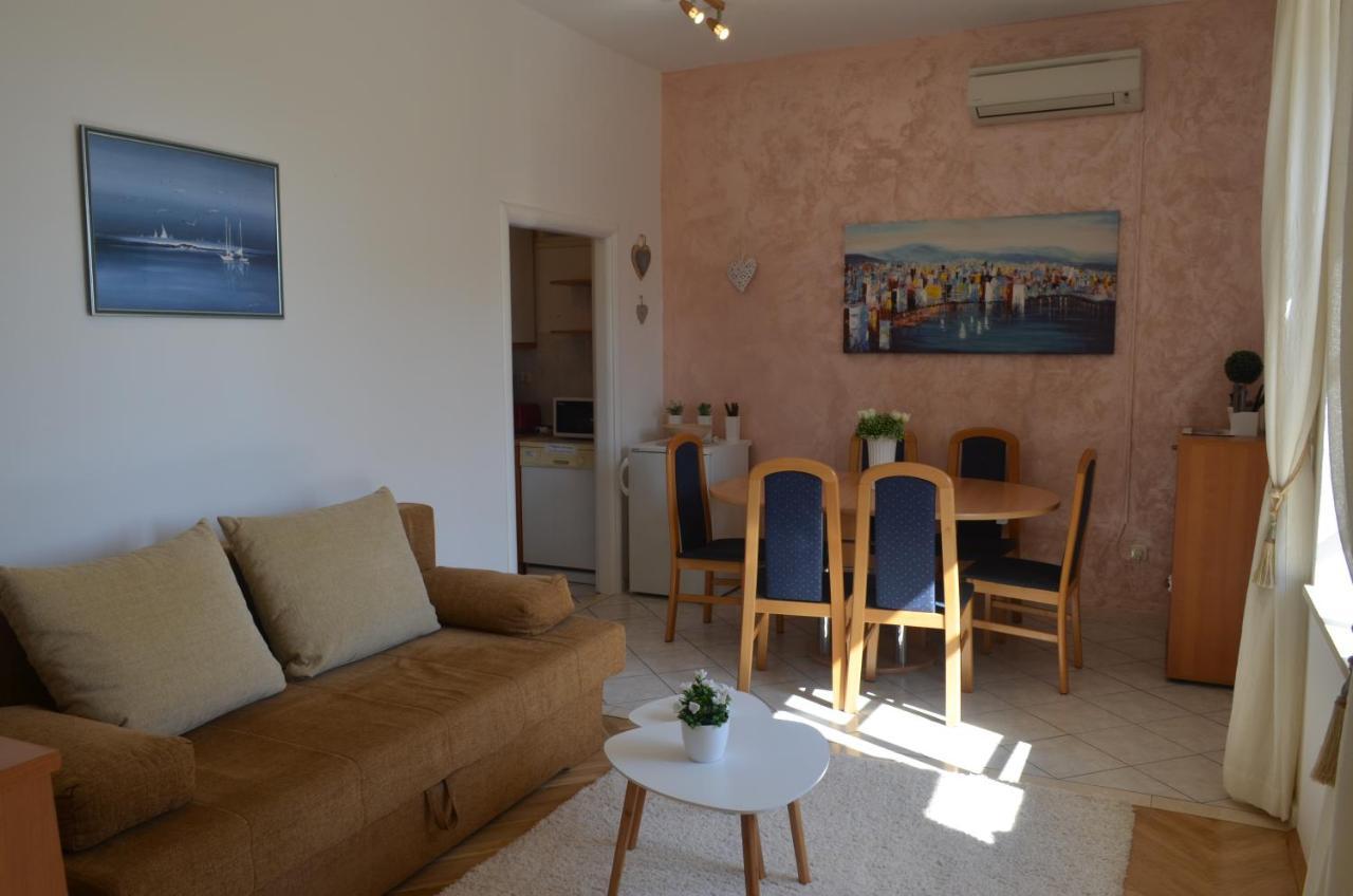 One-Bedroom Apartment Terrace