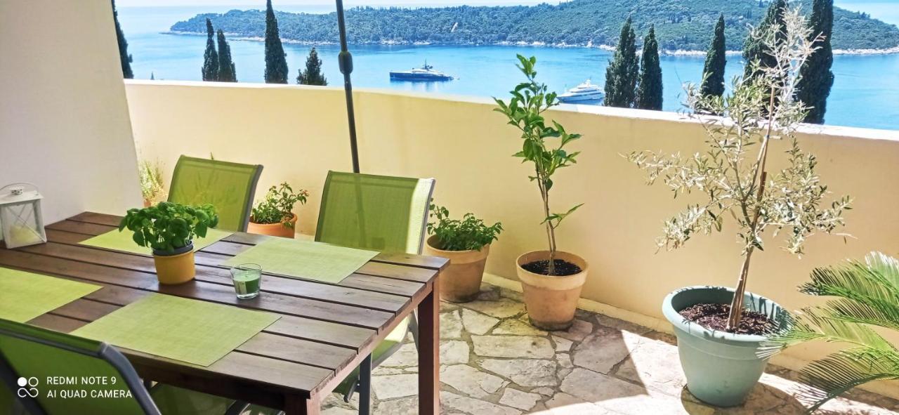 Two-Bedroom Apartment Sea View Terrace