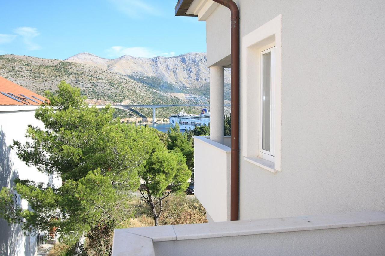 Two-Bedroom Apartment Balcony Sea View