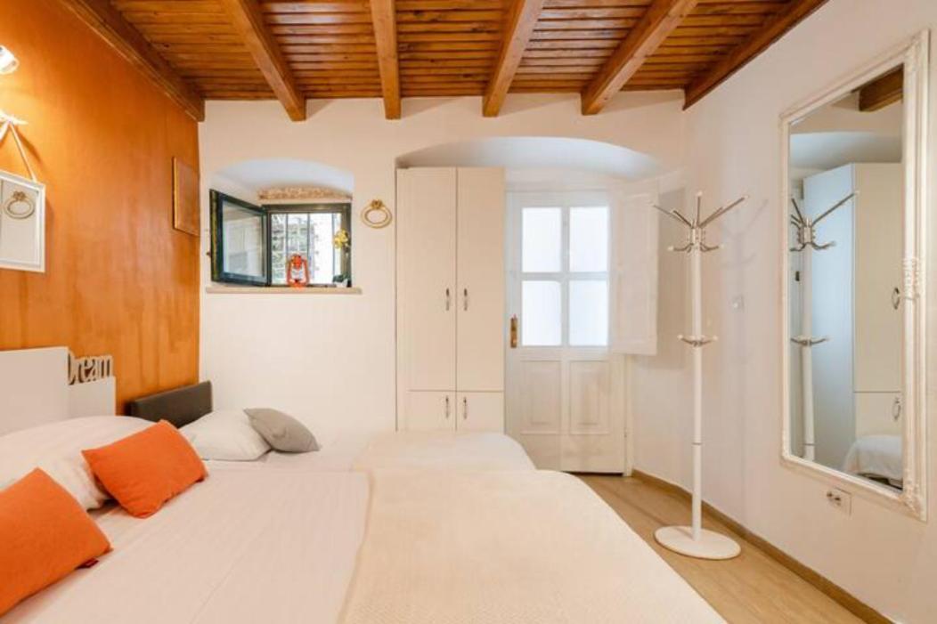 Studio Apartment Ground Floor