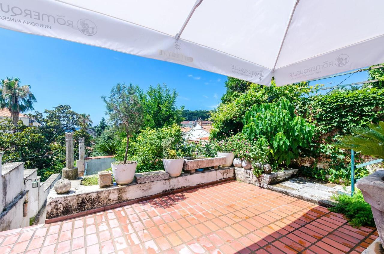 One-Bedroom Apartment Shared Terrace