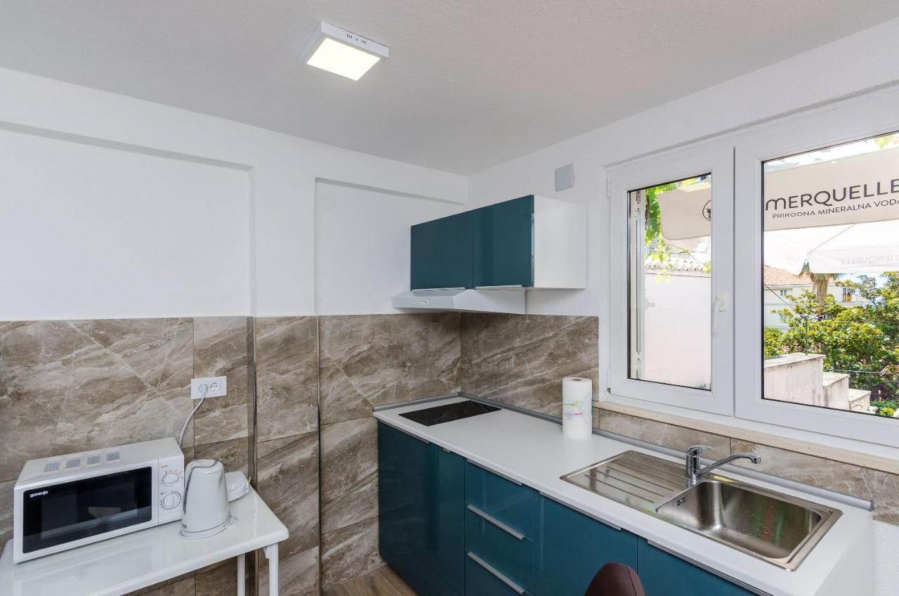One-Bedroom Apartment Shared Terrace