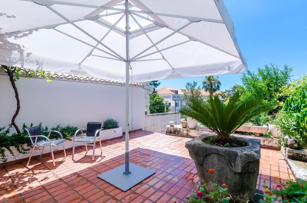 One-Bedroom Apartment Shared Terrace
