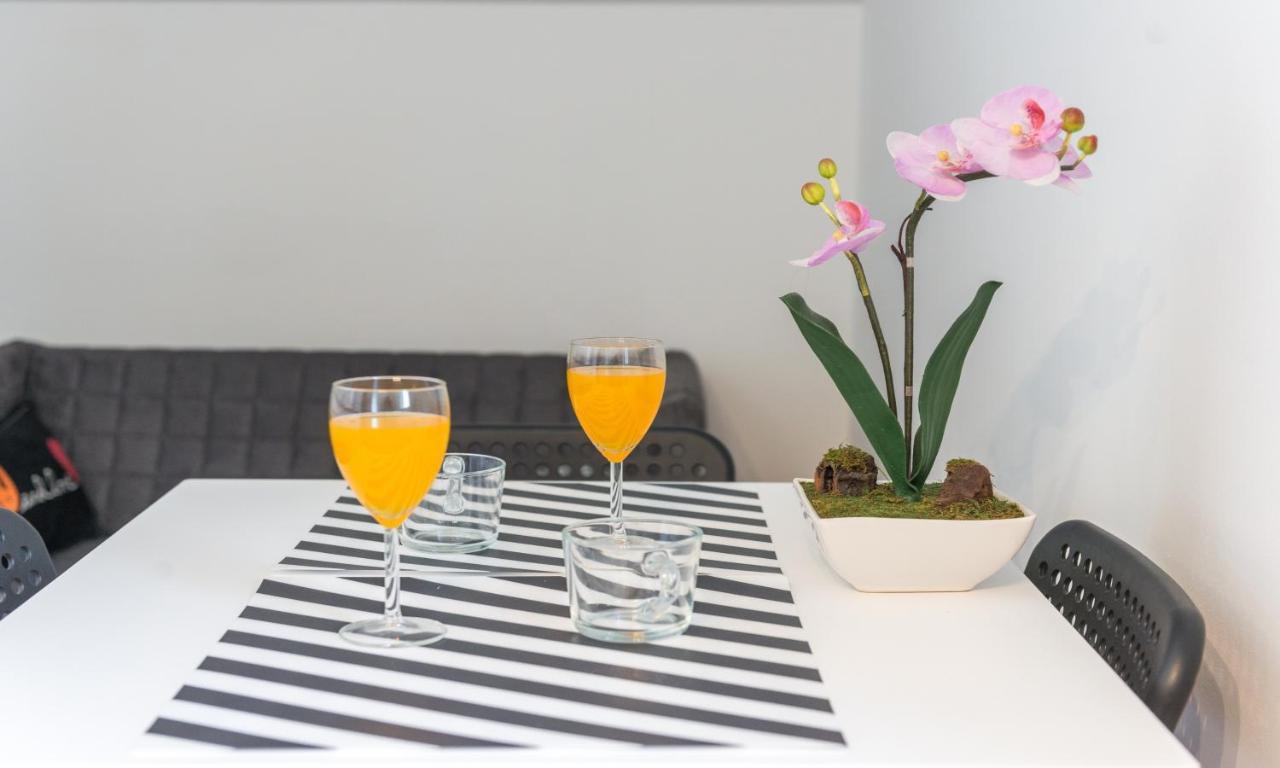 Two-Bedroom Apartment Terrace Partial Sea View