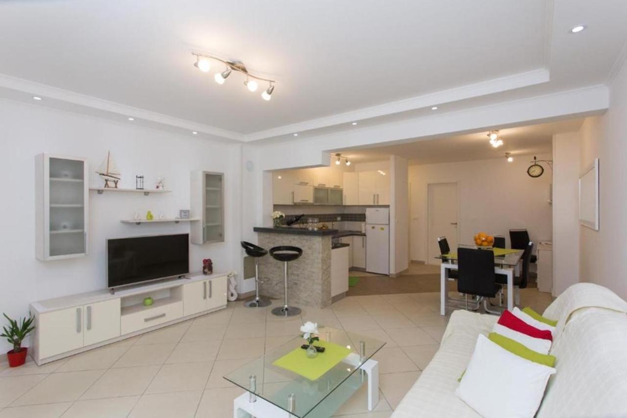 Apartment Ground Floor