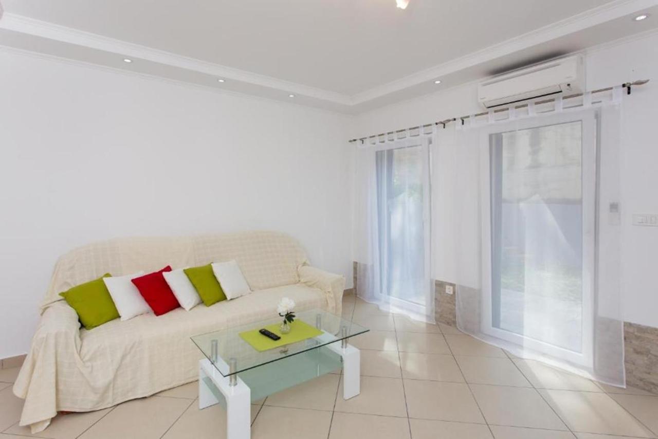 Apartment Ground Floor