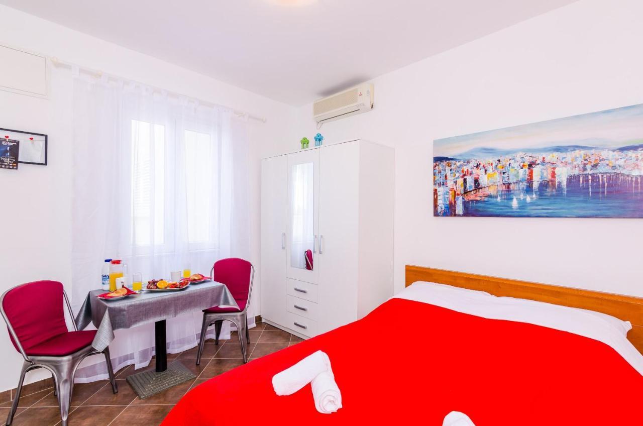 Studio Apartment Terrace City View