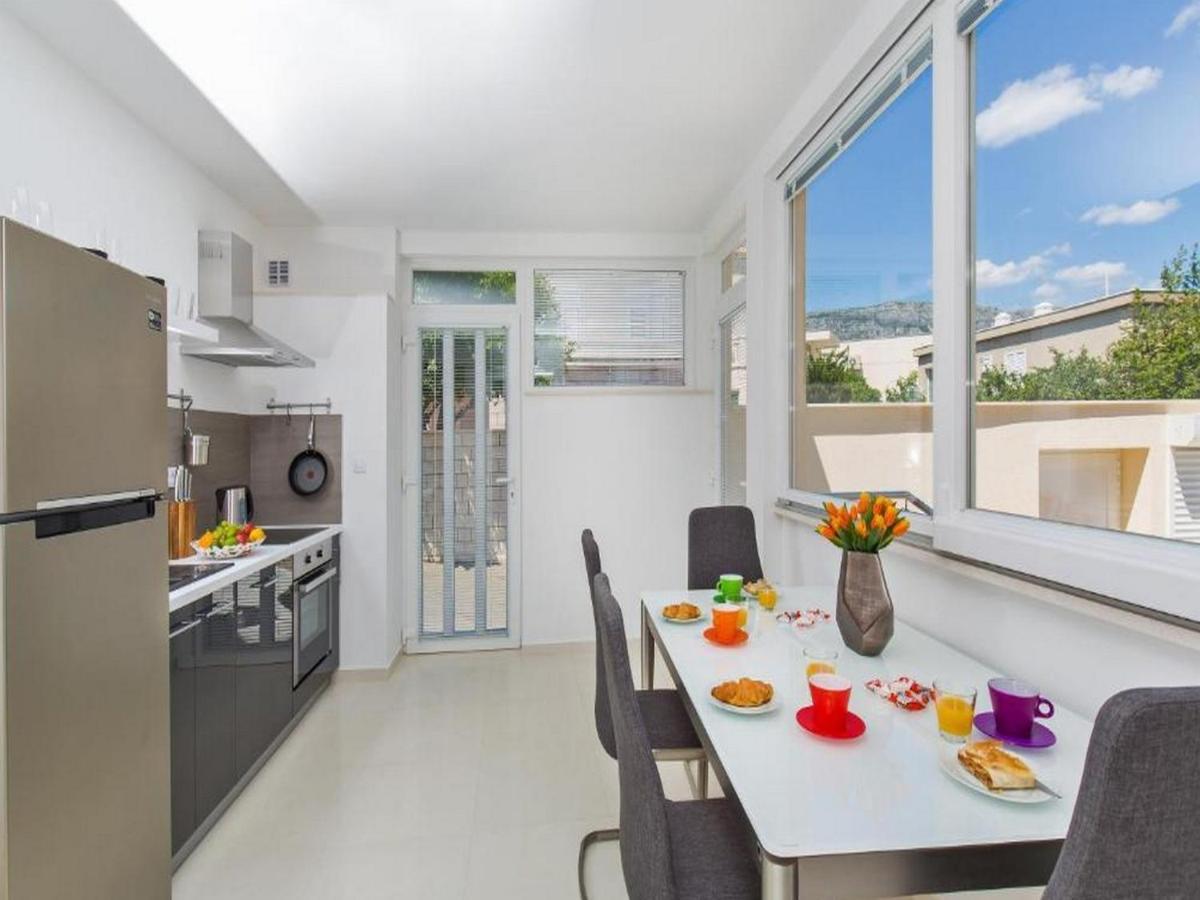 Deluxe Two-Bedroom Apartment