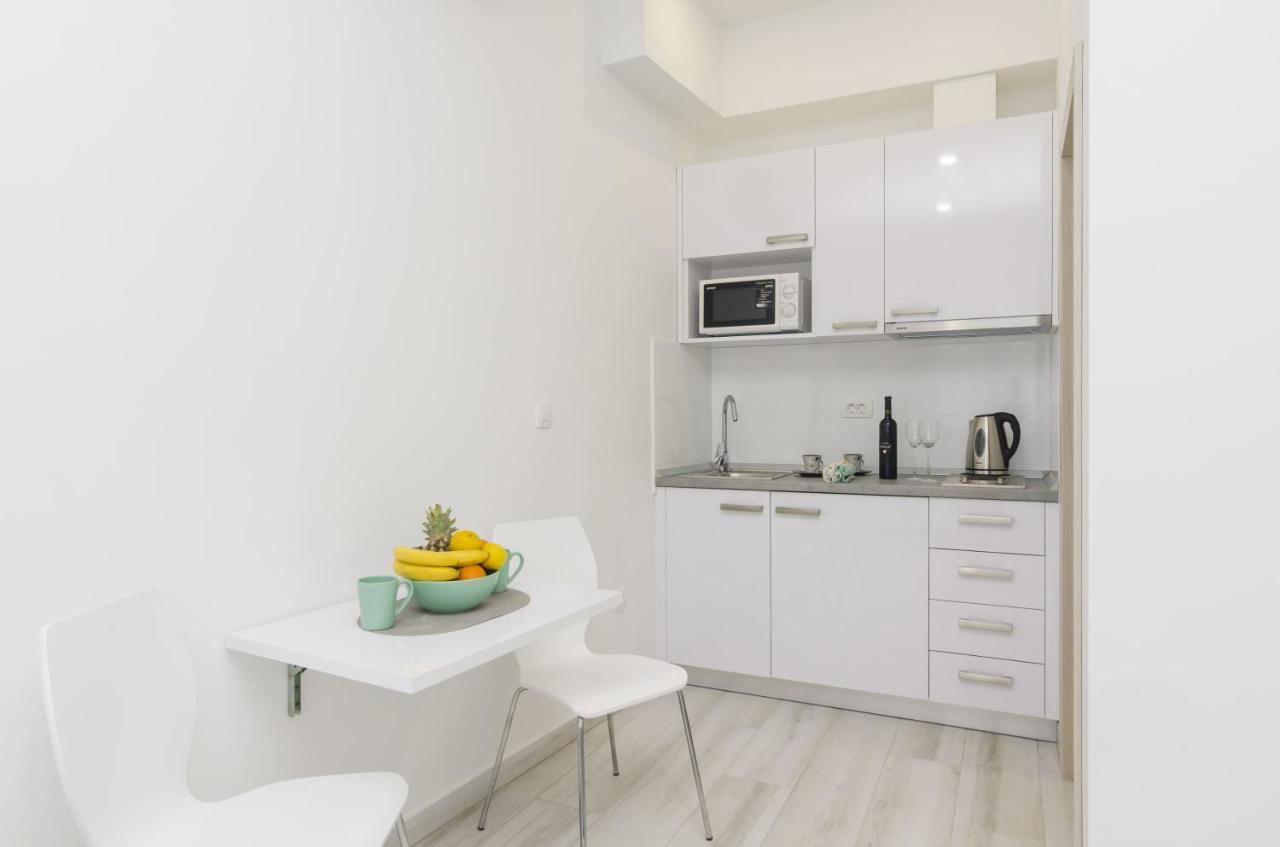 Studio Apartment Patio City View