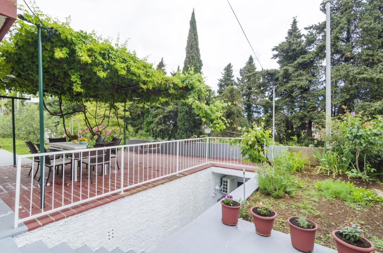 Studio Apartment Patio City View
