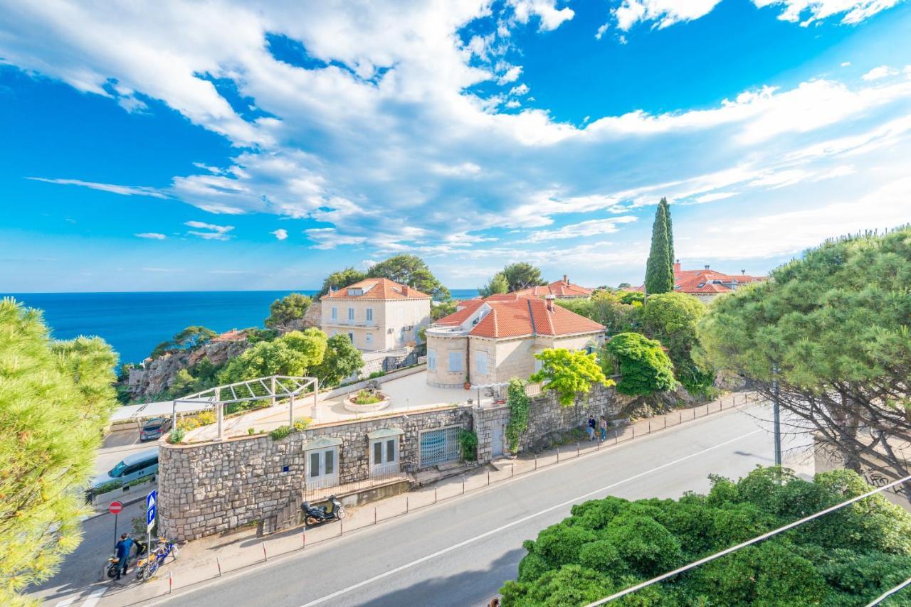 One-Bedroom Apartment Balcony Sea View