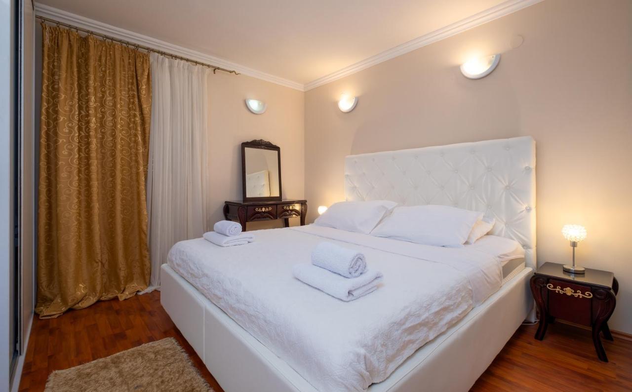 Two-Bedroom Apartment Sea View