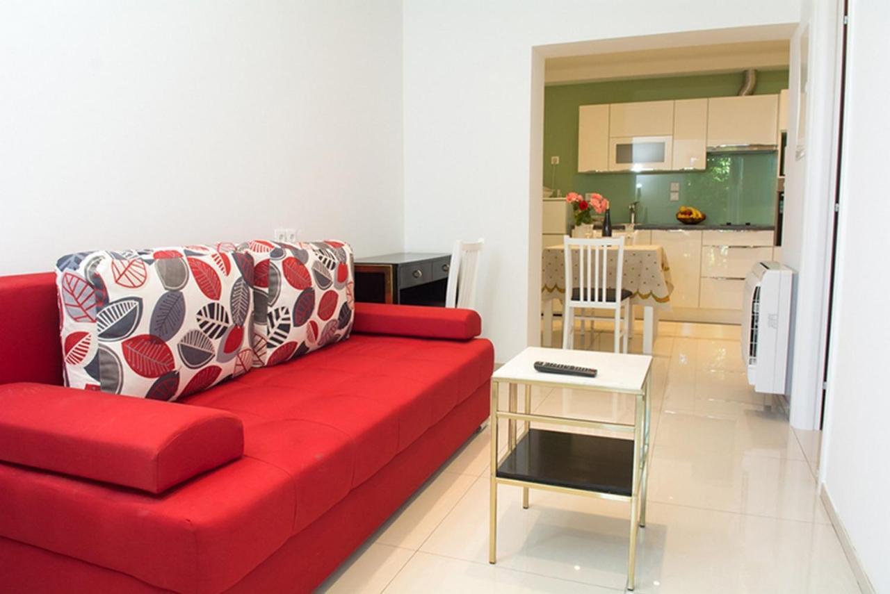 One-Bedroom Apartment Terrace