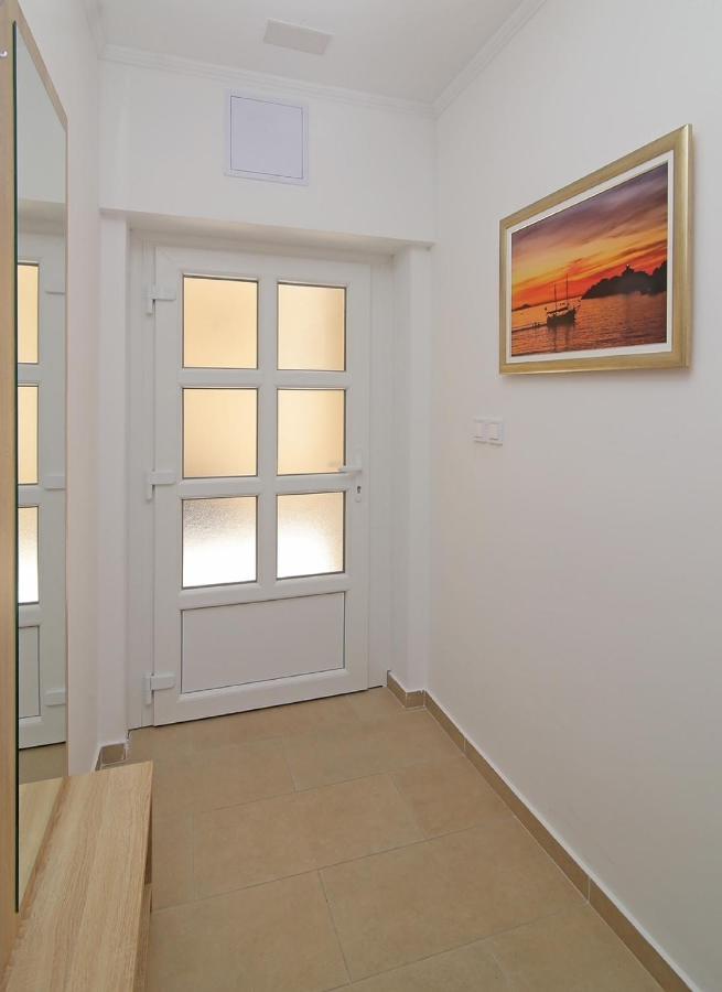 Superior One Bedroom Apartment Terrace City View'