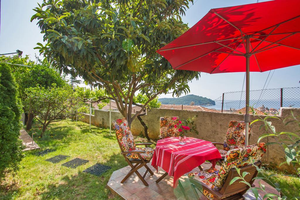 One-Bedroom Apartment Terrace
