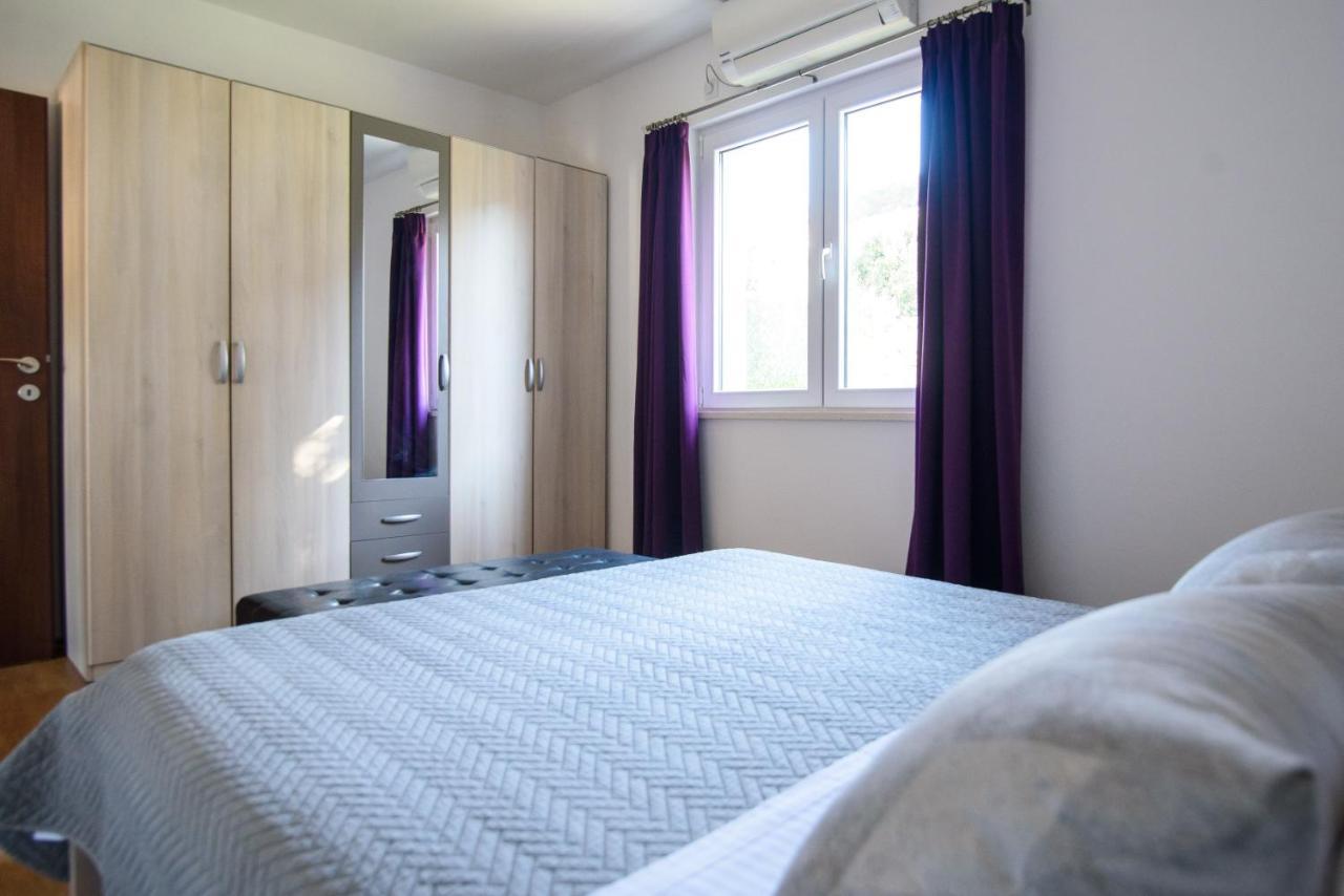 Comfort One-Bedroom Apartment Terrace