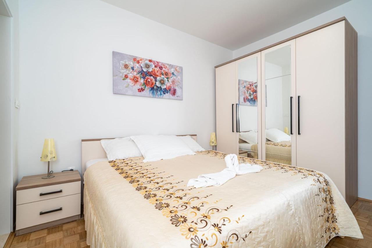 One Bedroom Apartment Balcony Sea View