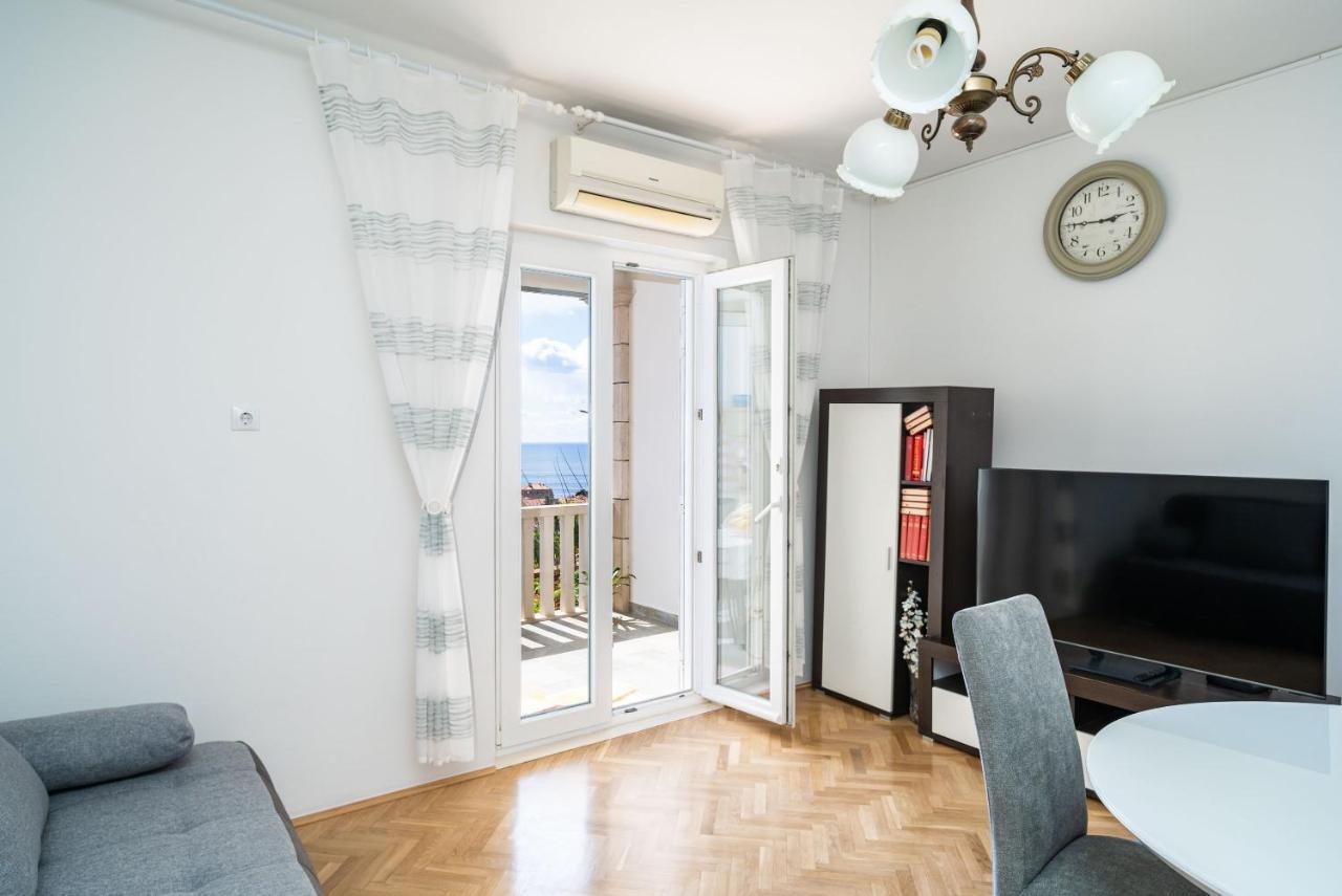 One Bedroom Apartment Balcony Sea View