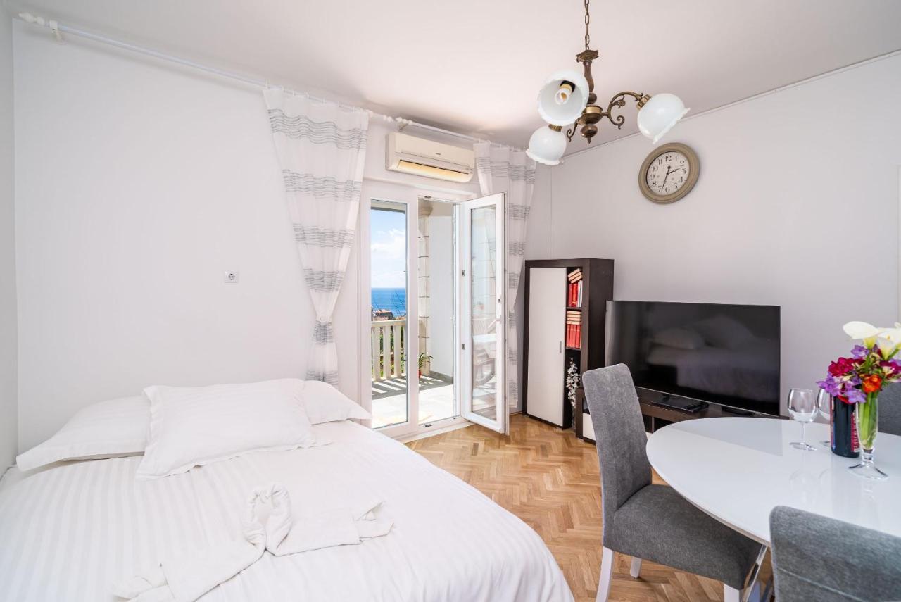 One Bedroom Apartment Balcony Sea View