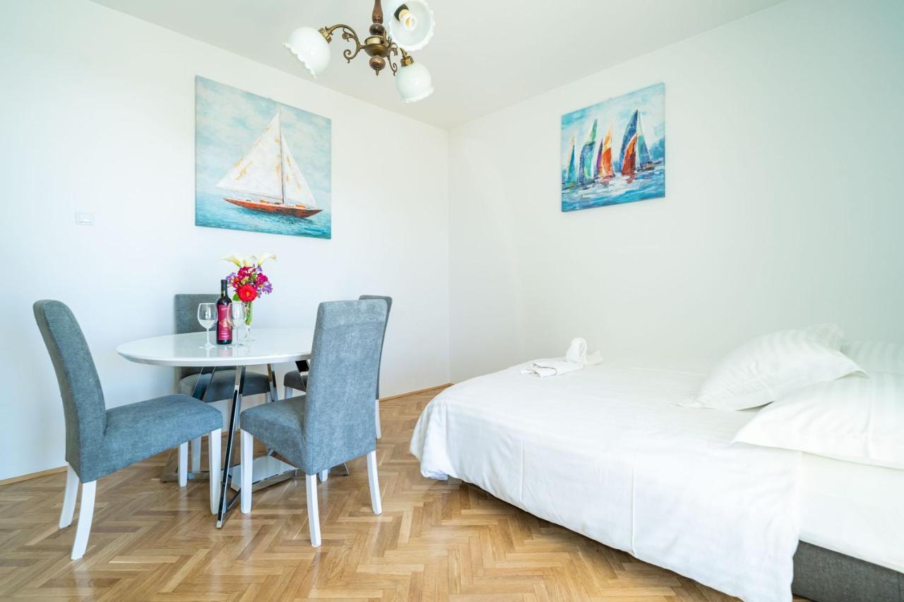 One Bedroom Apartment Balcony Sea View