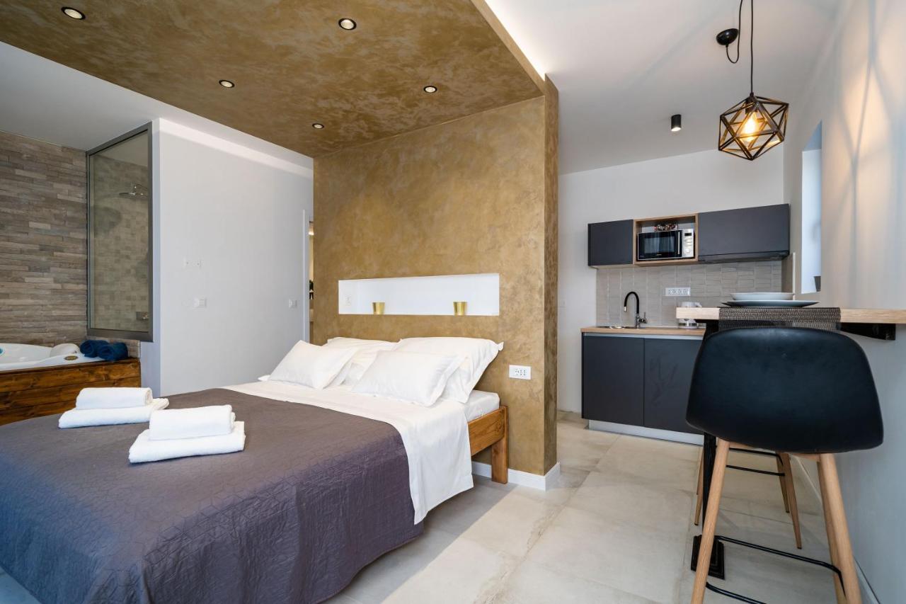 Studio Apartment Hot Tub