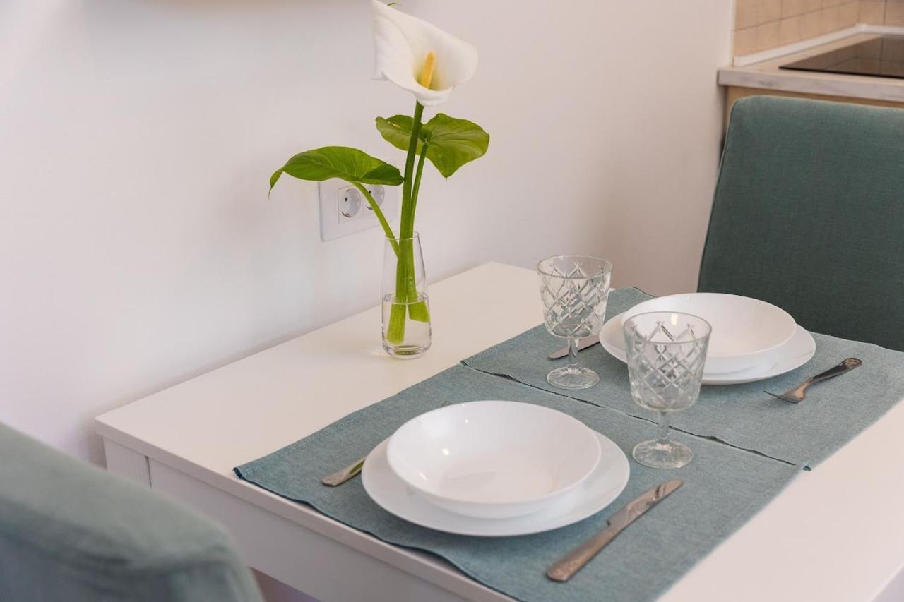 One-Bedroom Apartment Garden View