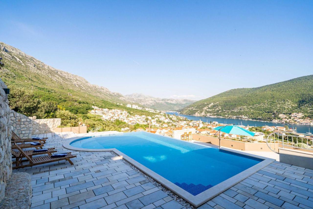 Two-Bedroom Apartment Shared Pool