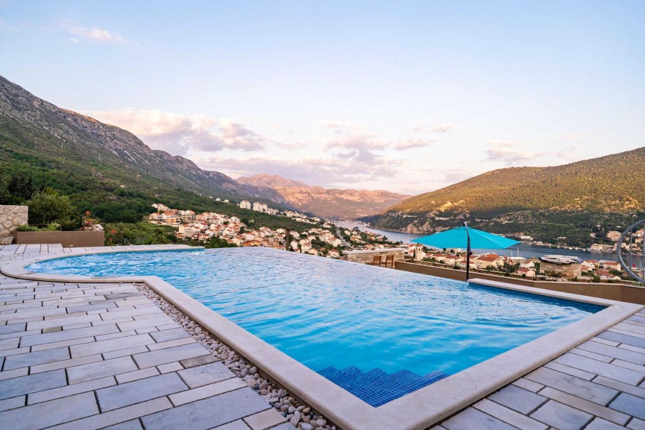 Two-Bedroom Apartment Shared Pool