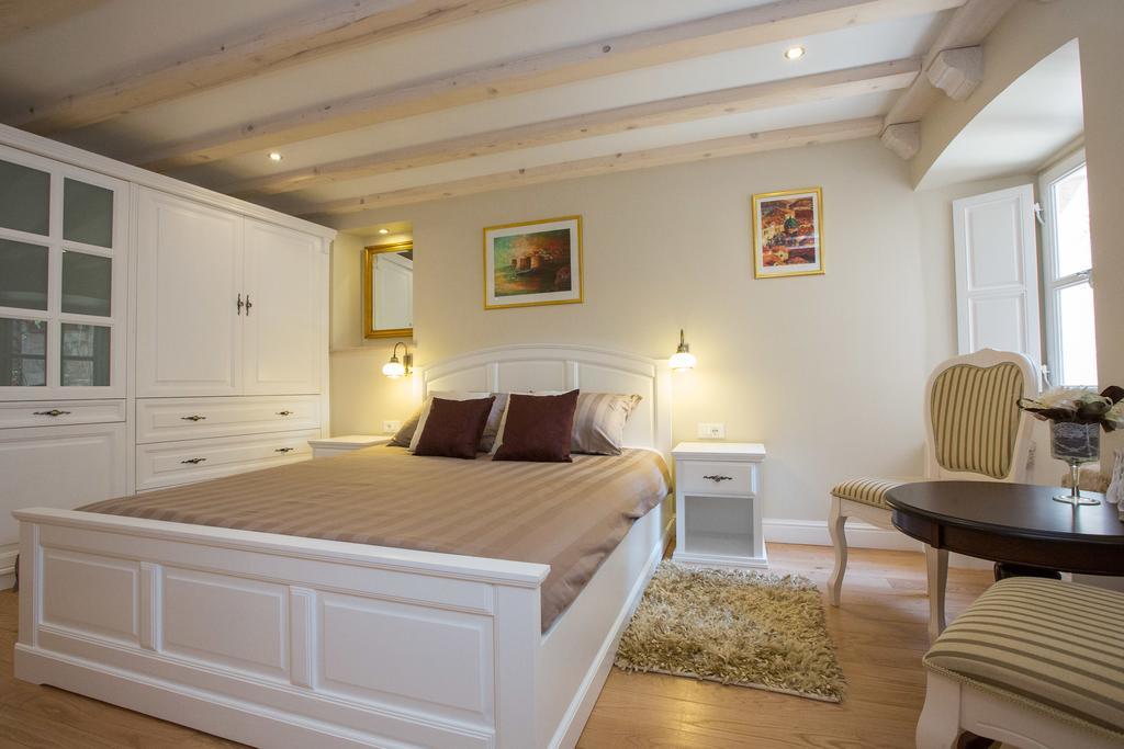 Deluxe Studio First Floor