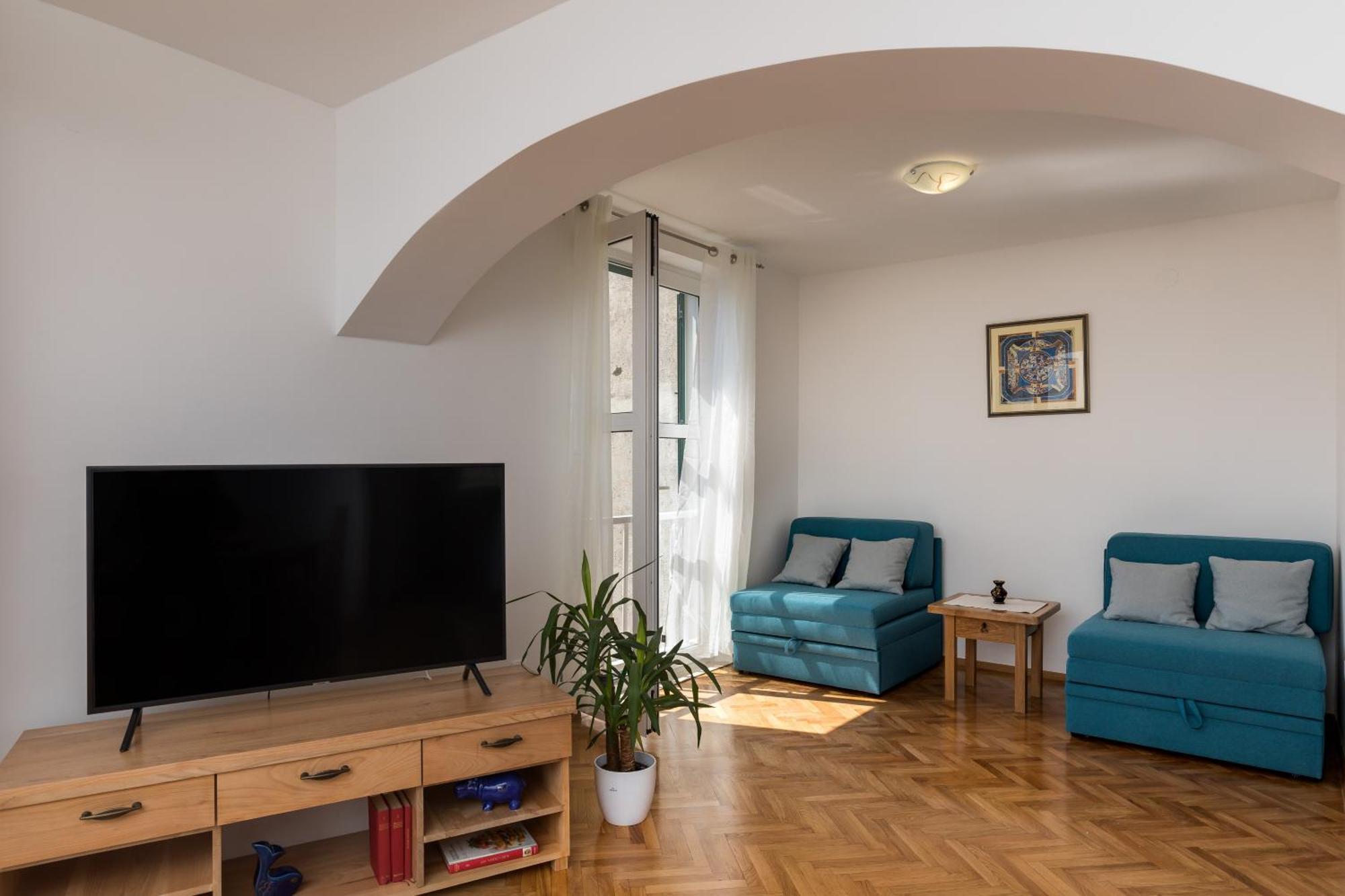 Three Bedroom Apartment Balcony Sea View
