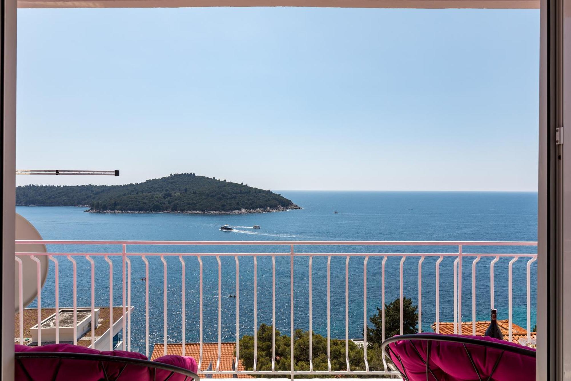 Three Bedroom Apartment Balcony Sea View