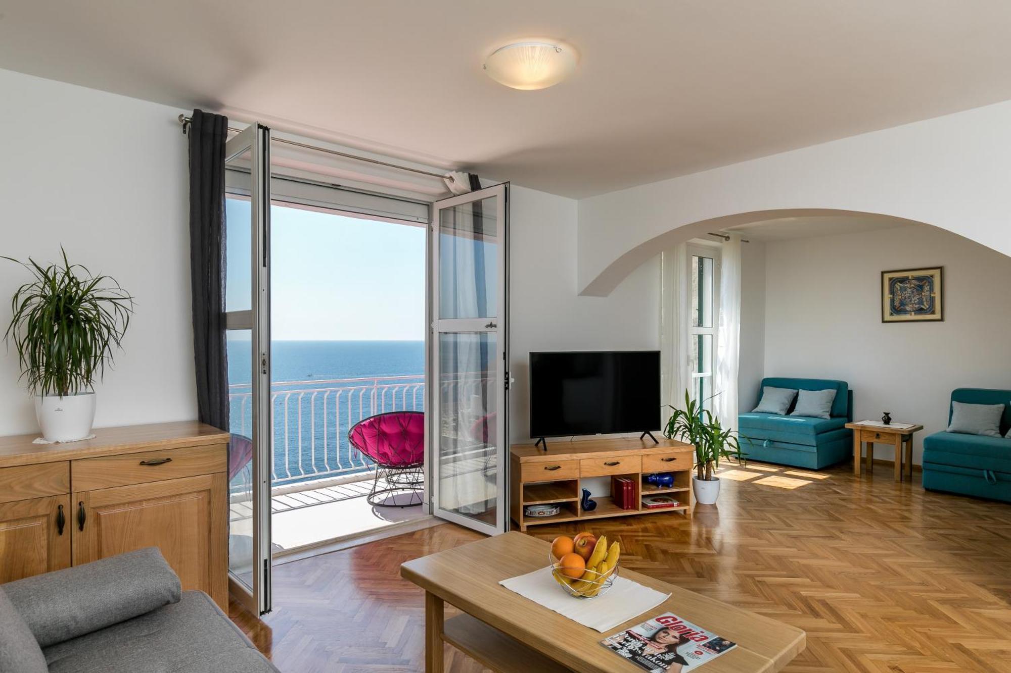 Three Bedroom Apartment Balcony Sea View