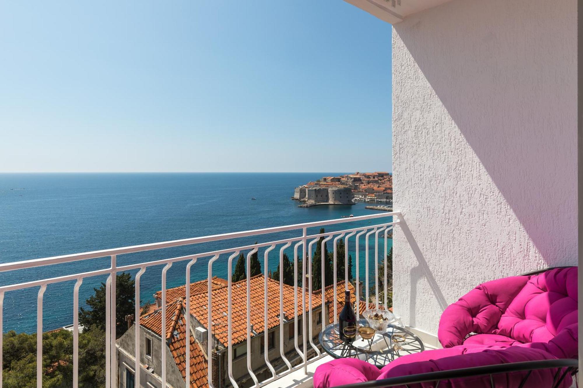 Three Bedroom Apartment Balcony Sea View